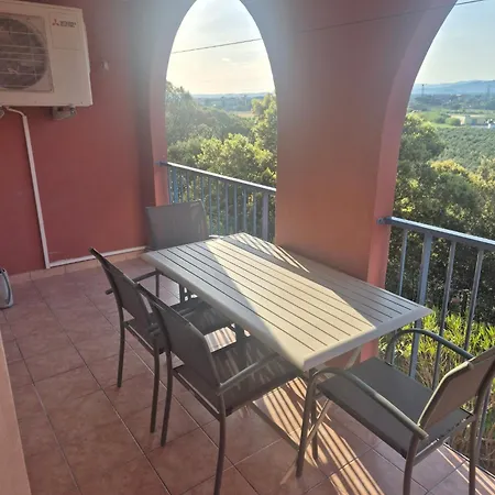 T3 Renove Avec Piscine,terrasse Et Climatisation Appartement